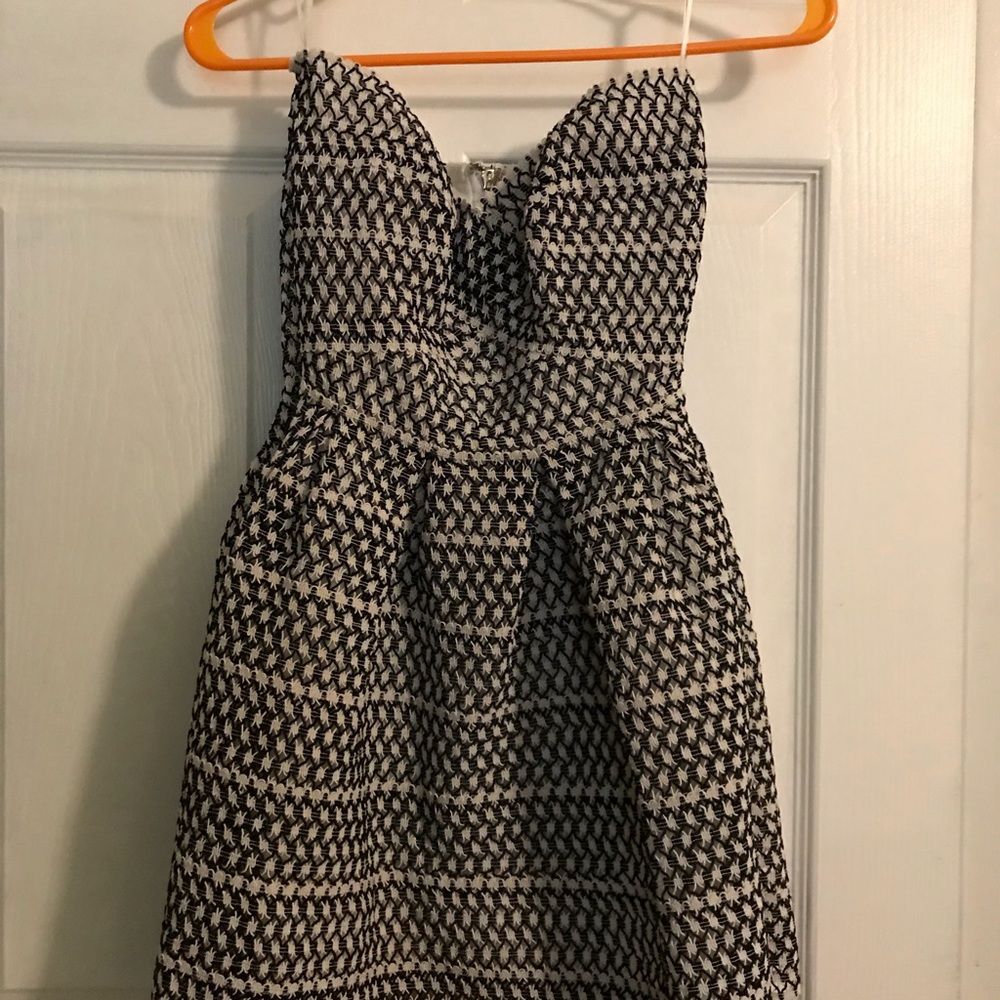 Cute strapless dress